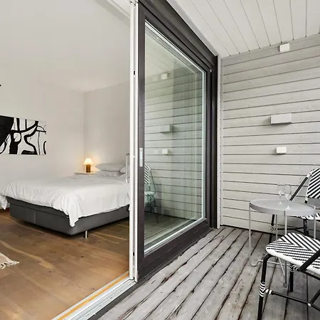 Unmatched Location - Front Row Fjord - 2 Bedrooms *
